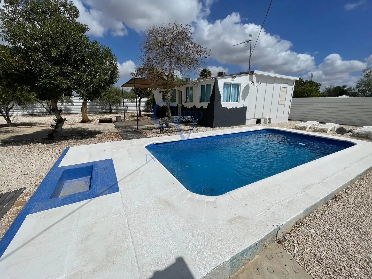 Casa rústica amb piscina en venda a Los Palacios y Villafranca, imagen 22