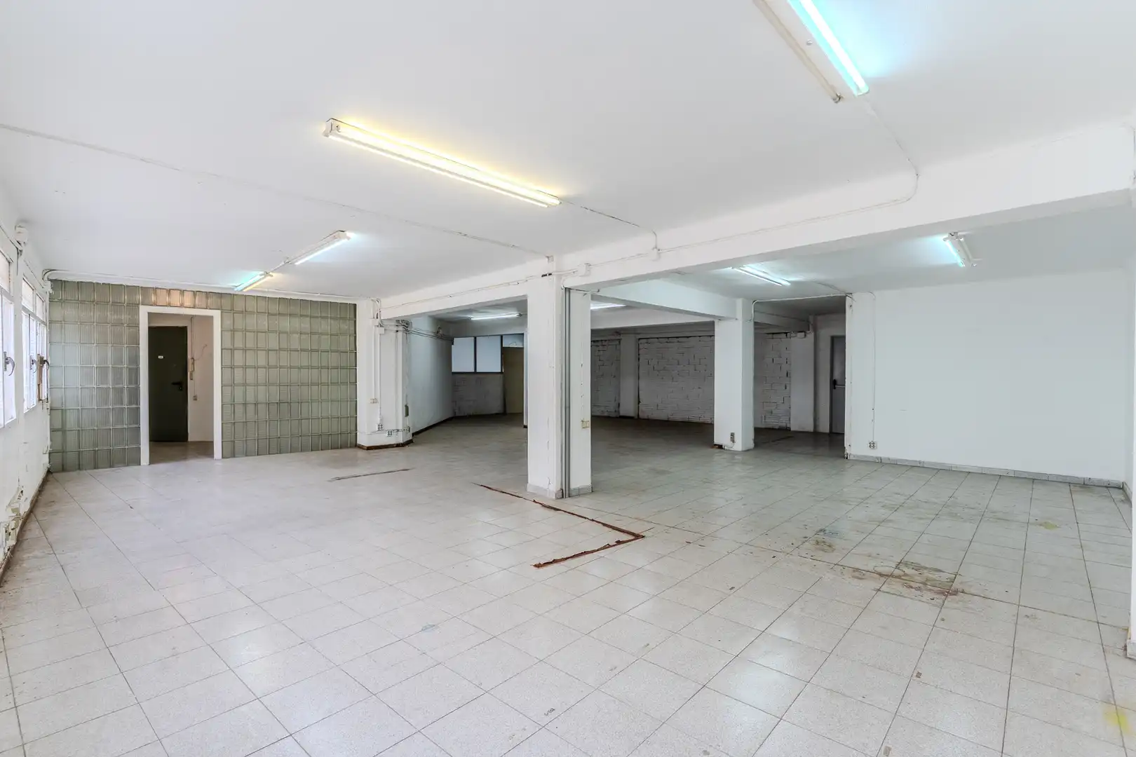 Nave industrial con ascensore in vendita a Carrer Miquel Romeu, imagen 5