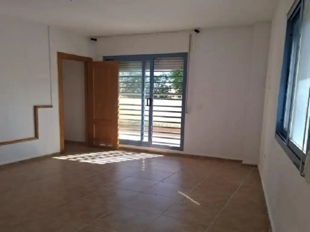 Casa adosada en venta en Alhaurín de la Torre con Alarma y Piscina comunitaria