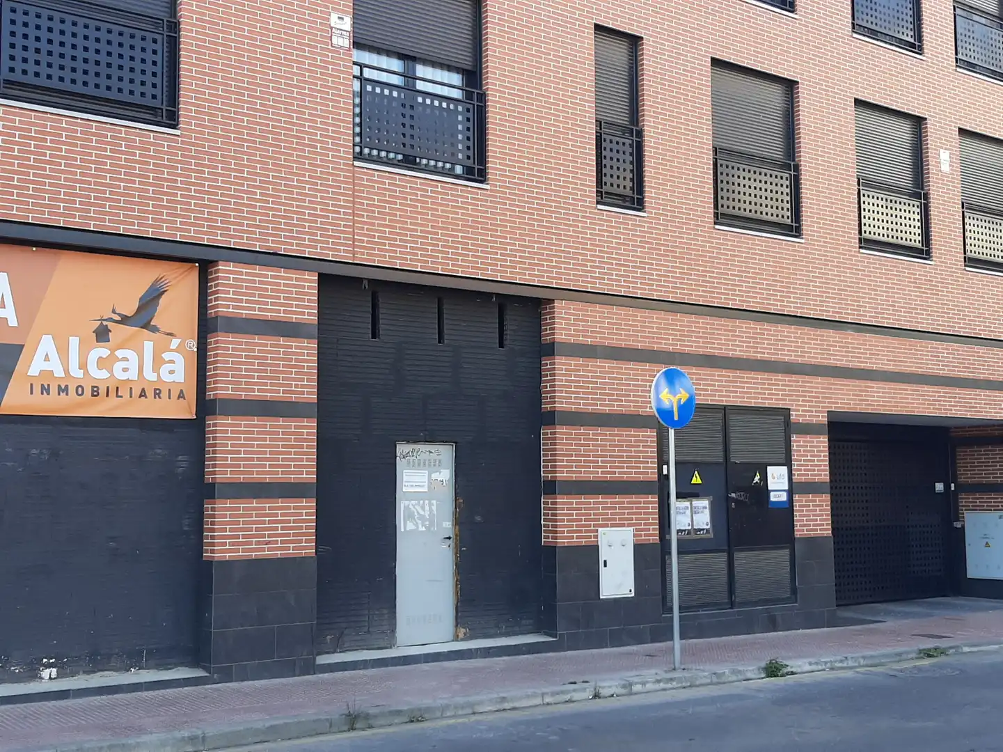 Local comercial de lloguer a Estación - Parque O'Donnell