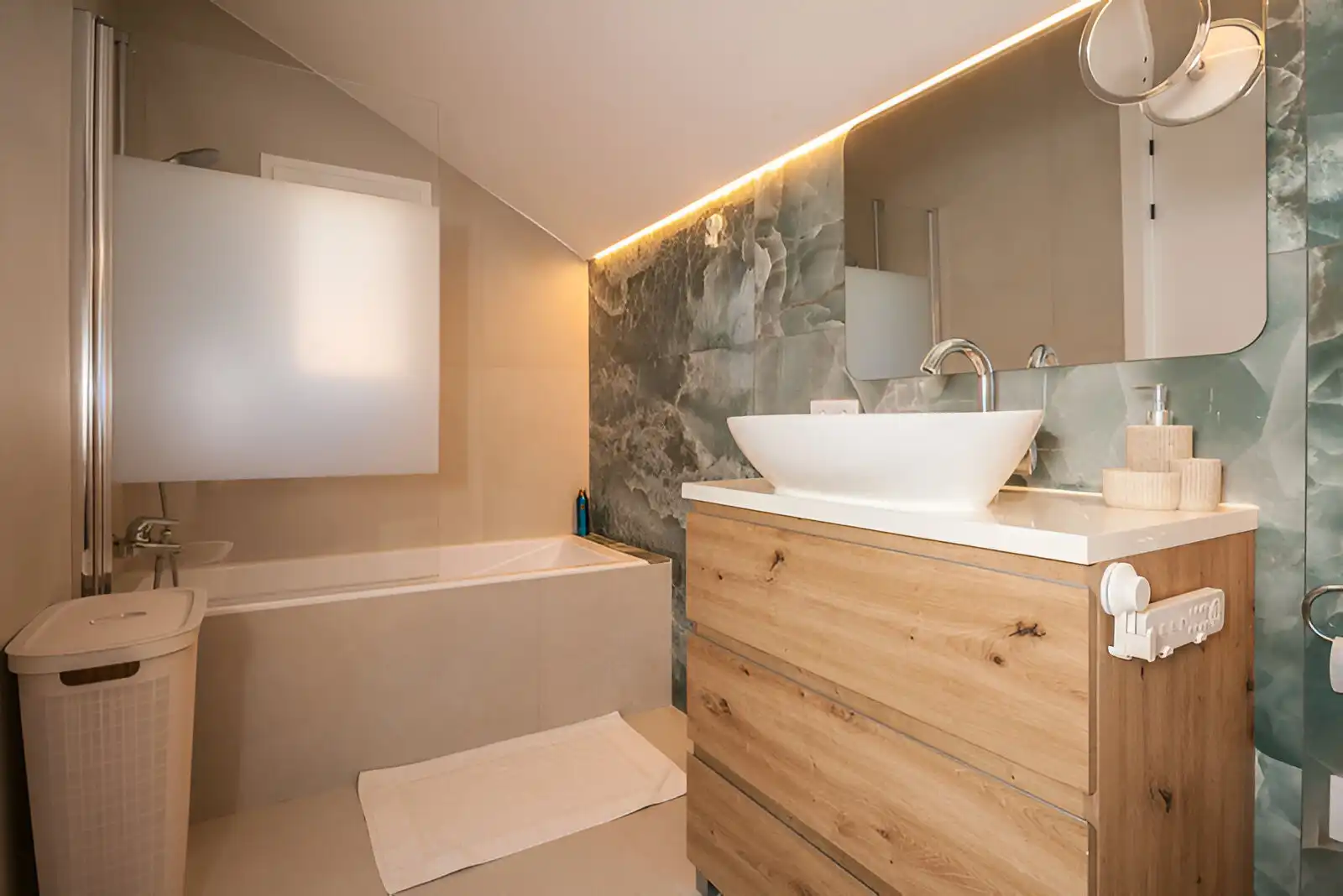 Baño de Ático en venta en Marbella con Terraza y Amueblado