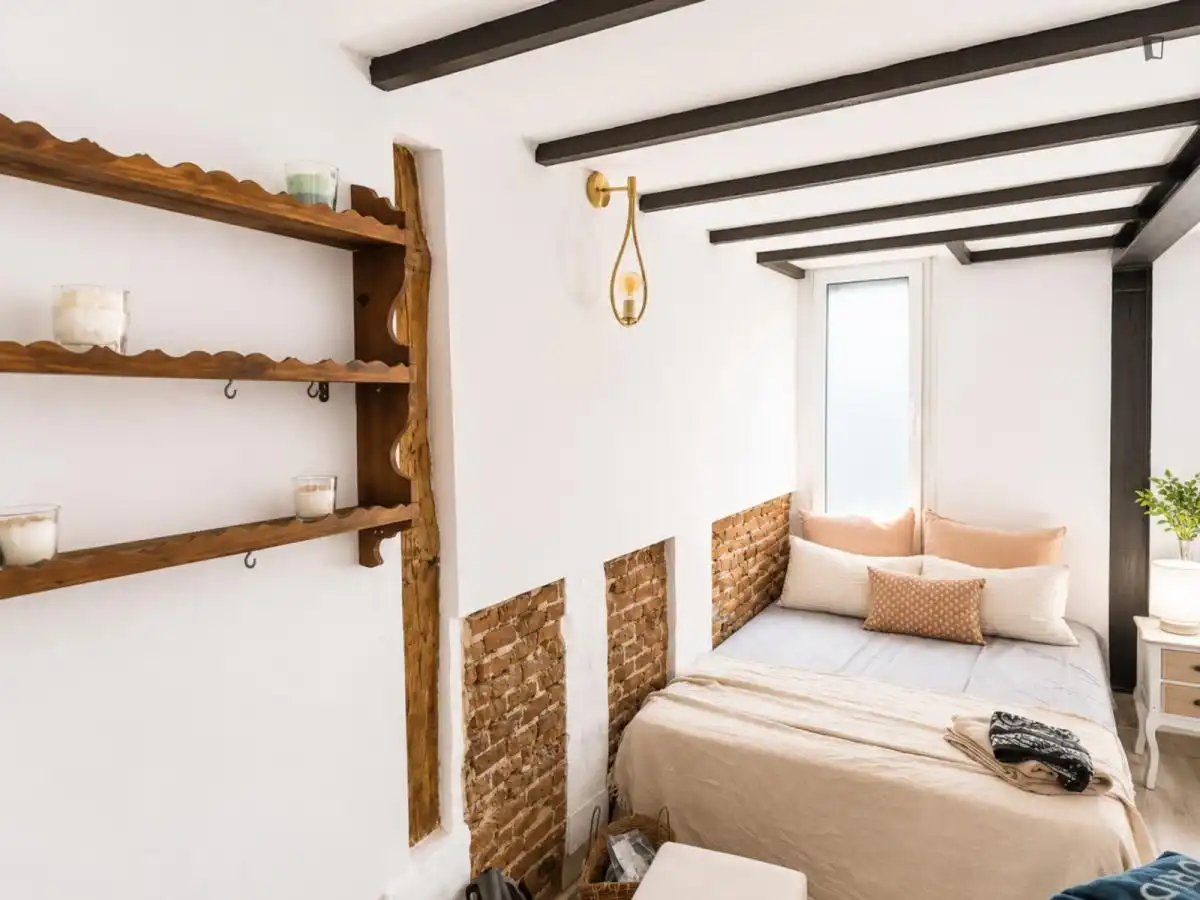Dormitori de Apartament de lloguer en Madrid amb Moblat, Microones i Internet