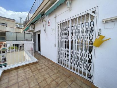 Exterior view of Flat for sale in Santa Coloma de Gramenet  with Terrace