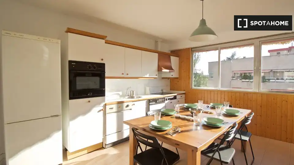 Cocina de Piso de alquiler en Madrid con Aire acondicionado, Calefacción y Amueblado