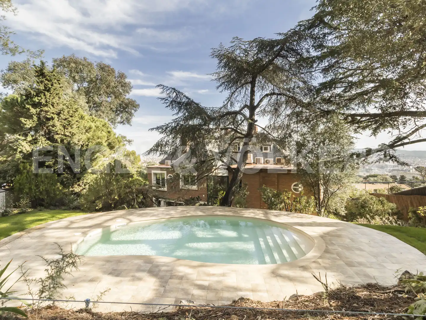 Swimming pool of Houses for rent in Barcelona  with Air Conditioner, Heating and Private garden