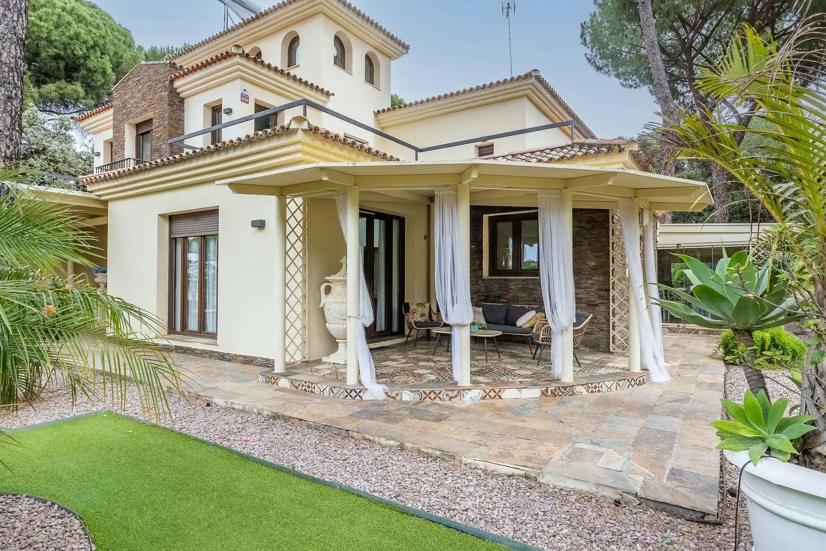Chalet con piscina en venta en Bollullos de la Mitación, imagen 17