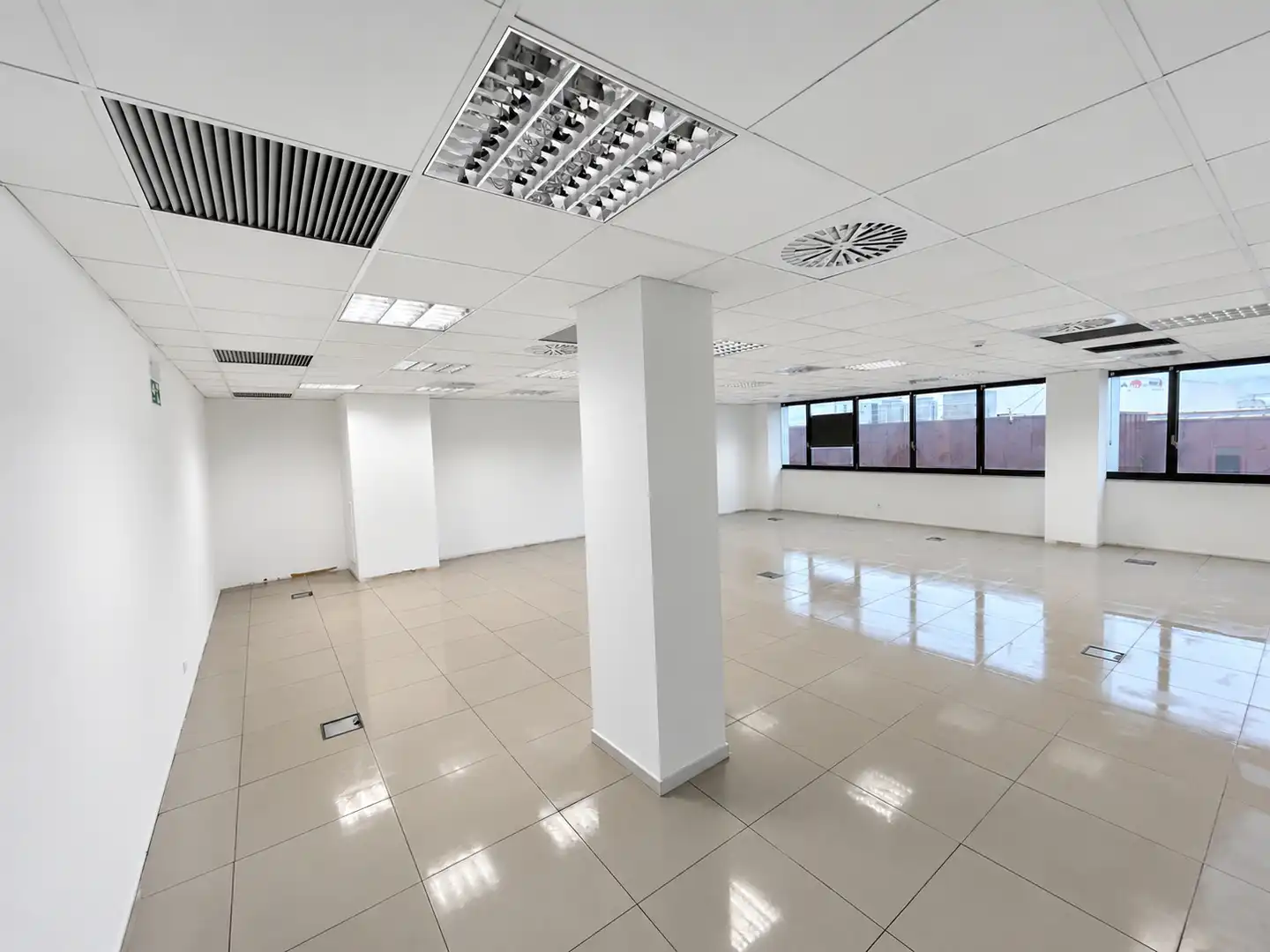 Office space with lift to rent in Polígono Parque Empresarial la Muga 11, imagen 14