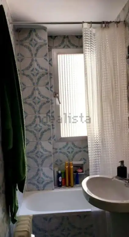 Badezimmer von Wohnung zur Miete in Granada mit Heizung, Möbliert und Ofen