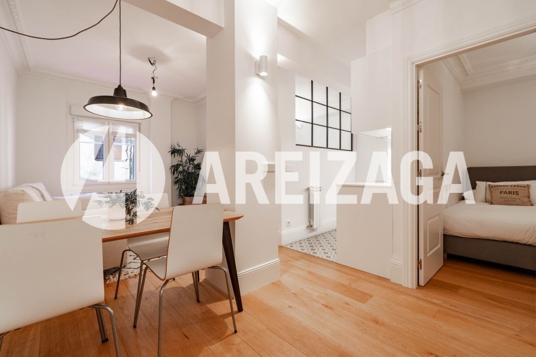 Dining room of Flat for sale in Donostia - San Sebastián   with Heating, Furnished and Balcony