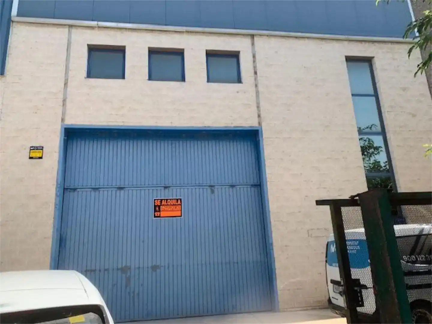 Außenansicht von Fabrikhallen zur Miete in Tortosa