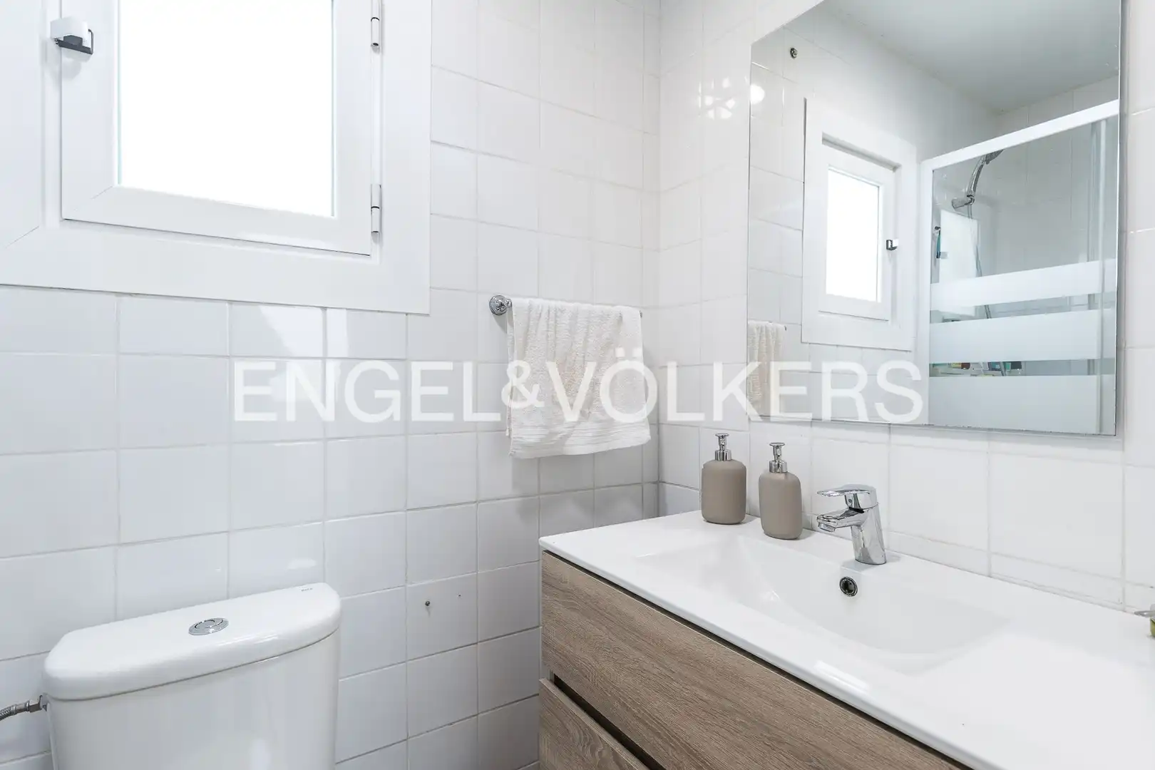 Bathroom of Flat for sale in Castellar del Vallès  with Air Conditioner, Heating and Balcony