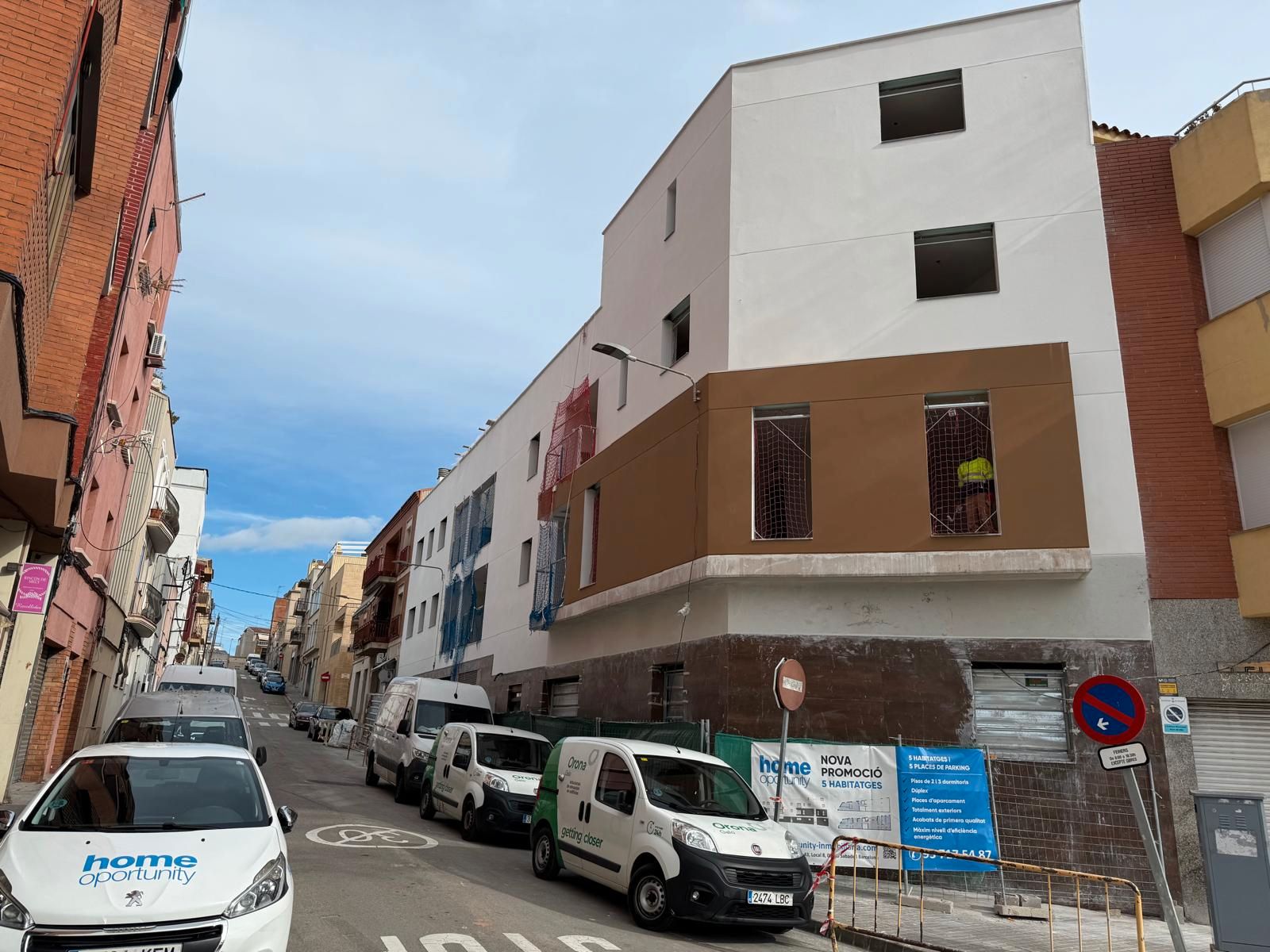 Vista exterior de Pis en venda en Sabadell amb Aire condicionat, Calefacció i Jardí privat
