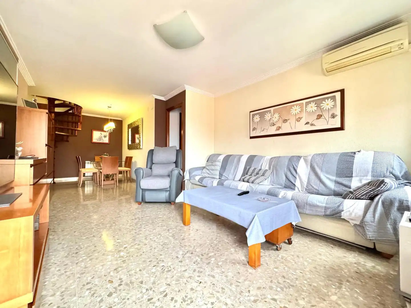 Sala d'estar de Àtic en venda en Gavà amb Aire condicionat, Calefacció i Parquet
