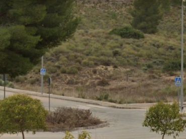 Terreny residencial en venda a Calle Urba Coto Riñales
