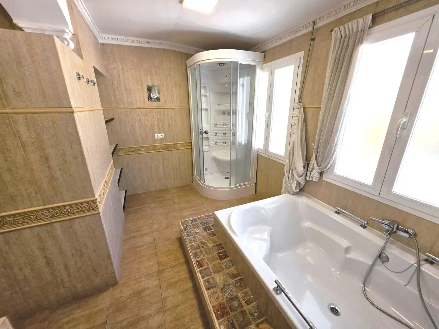 Bany de Casa o xalet de lloguer en Marbella amb Jardí privat, Terrassa i Piscina