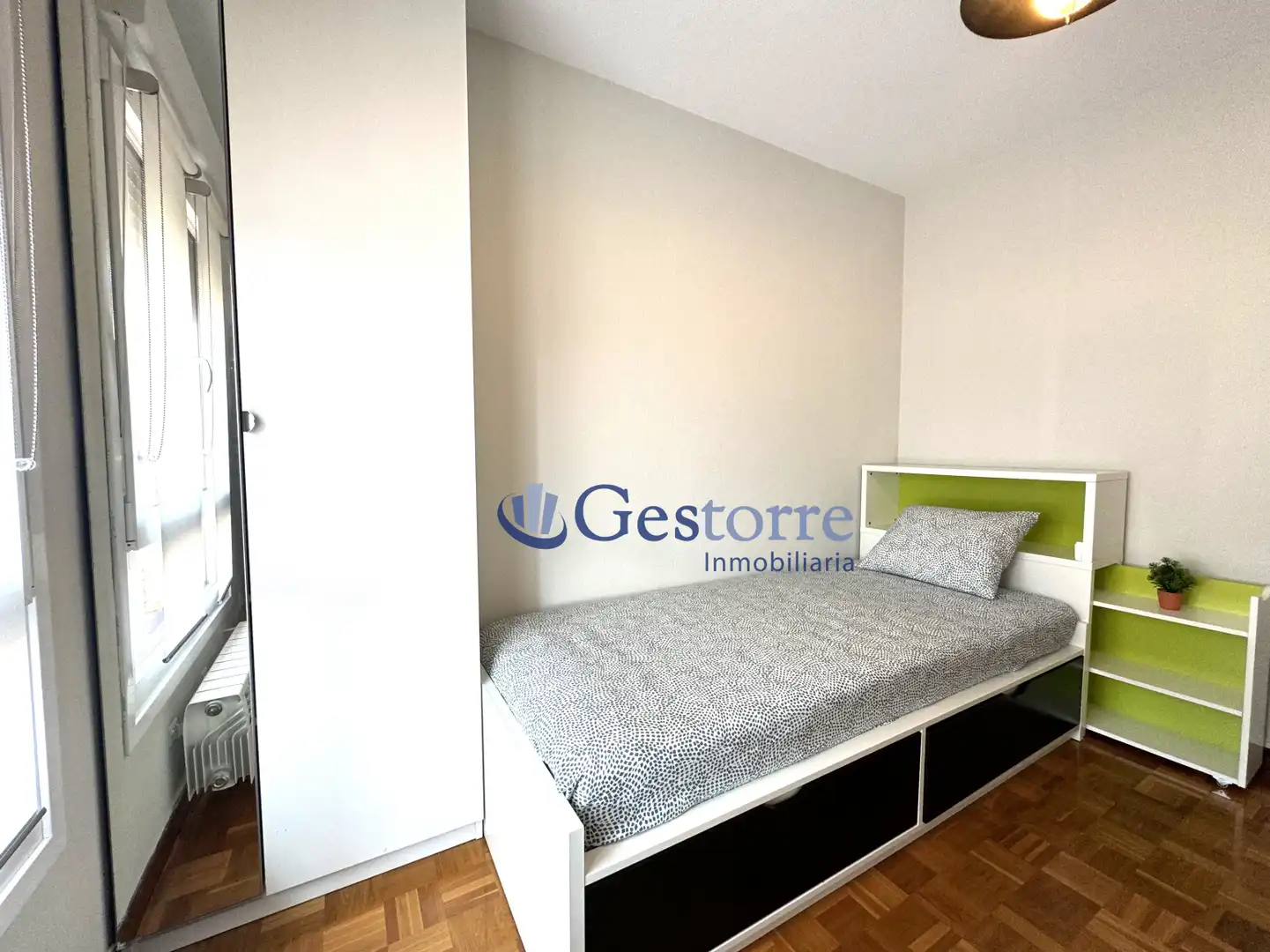 Flat for rent in Calle Martinez Cachero, Parque del Oeste