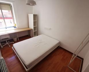 Bedroom of Flat to rent in Valladolid Capital  with Heating, Terrace and Furnished