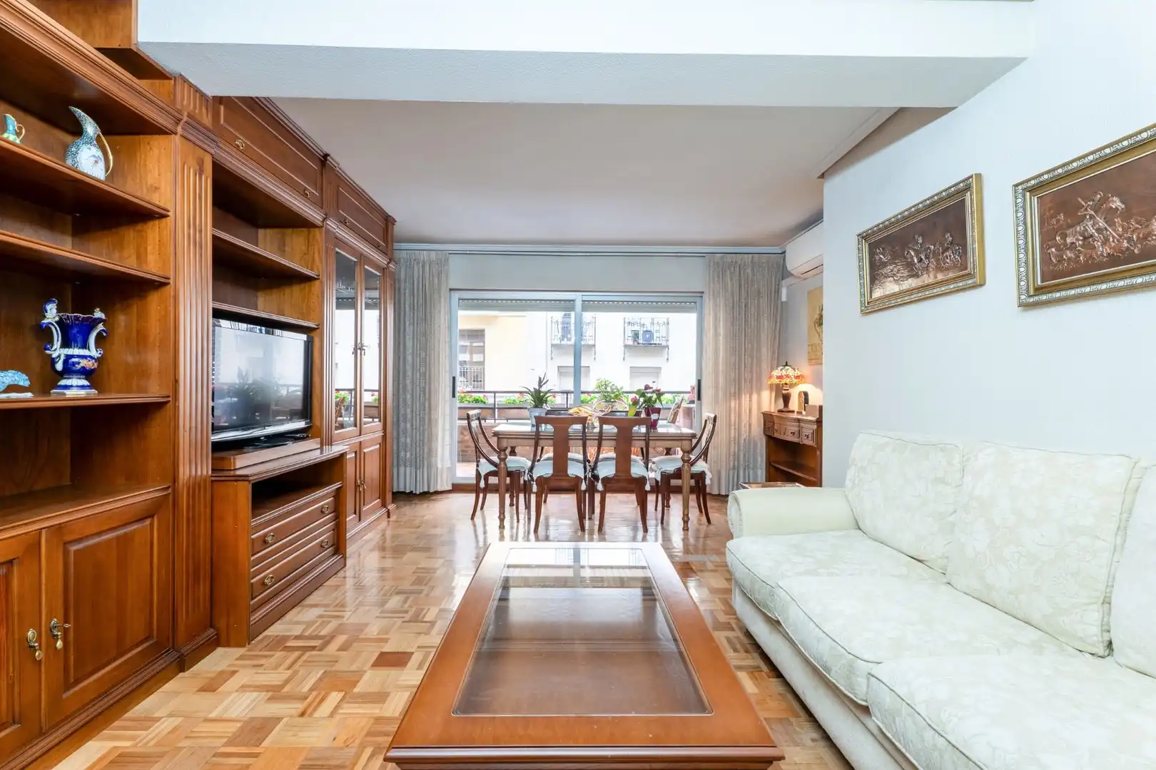 Wohnzimmer von Wohnung zum Verkauf in Madrid mit Klimaanlage, Heizung und Terrasse