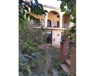 Jardí de Casa o xalet en venda en Les Oluges amb Jardí privat, Terrassa i Moblat