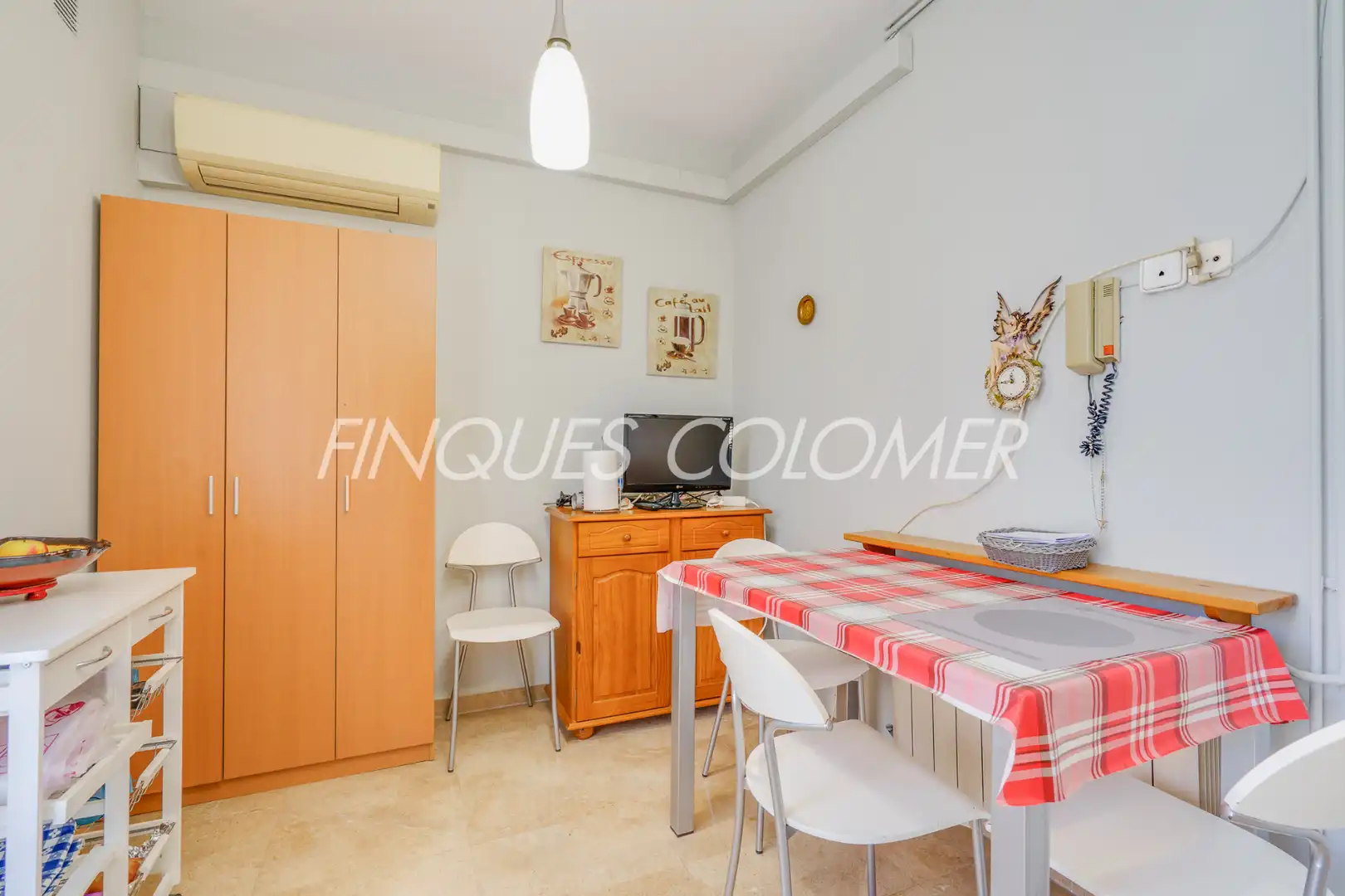 Esszimmer von Einfamilien-Reihenhaus zum Verkauf in Rubí mit Klimaanlage, Heizung und Terrasse