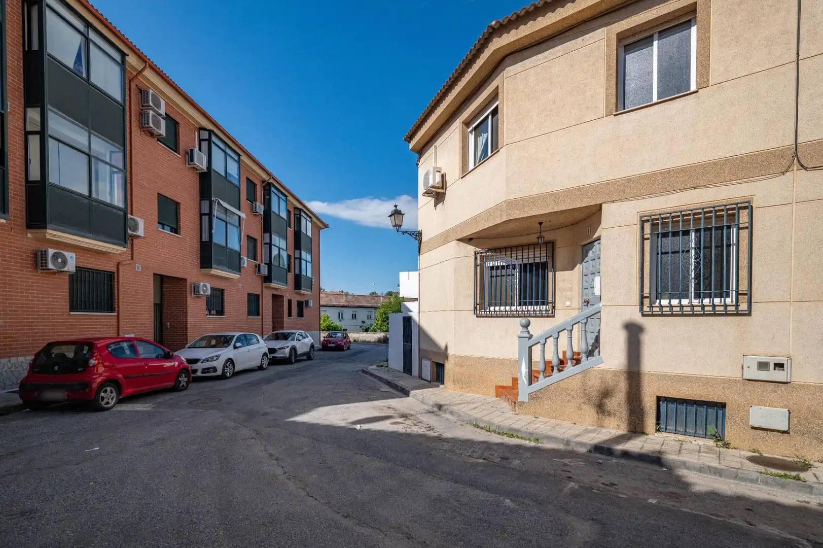 Vista exterior de Casa o xalet en venda en Las Gabias amb Aire condicionat i Balcó