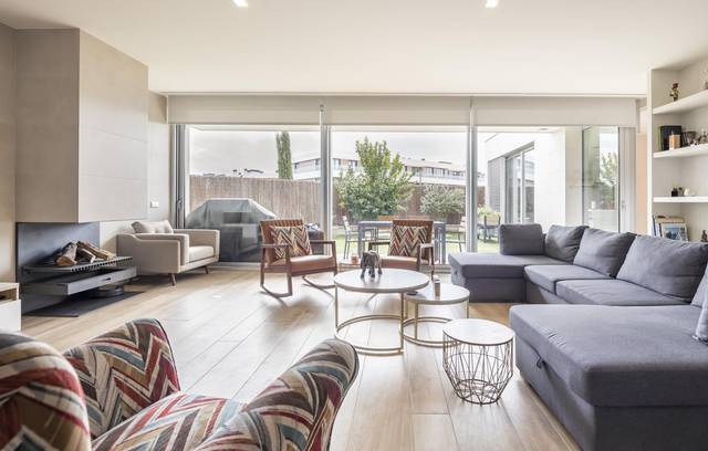 Casa adosada en Venta en C. del Camino Ancho I en Urbanización La Moraleja