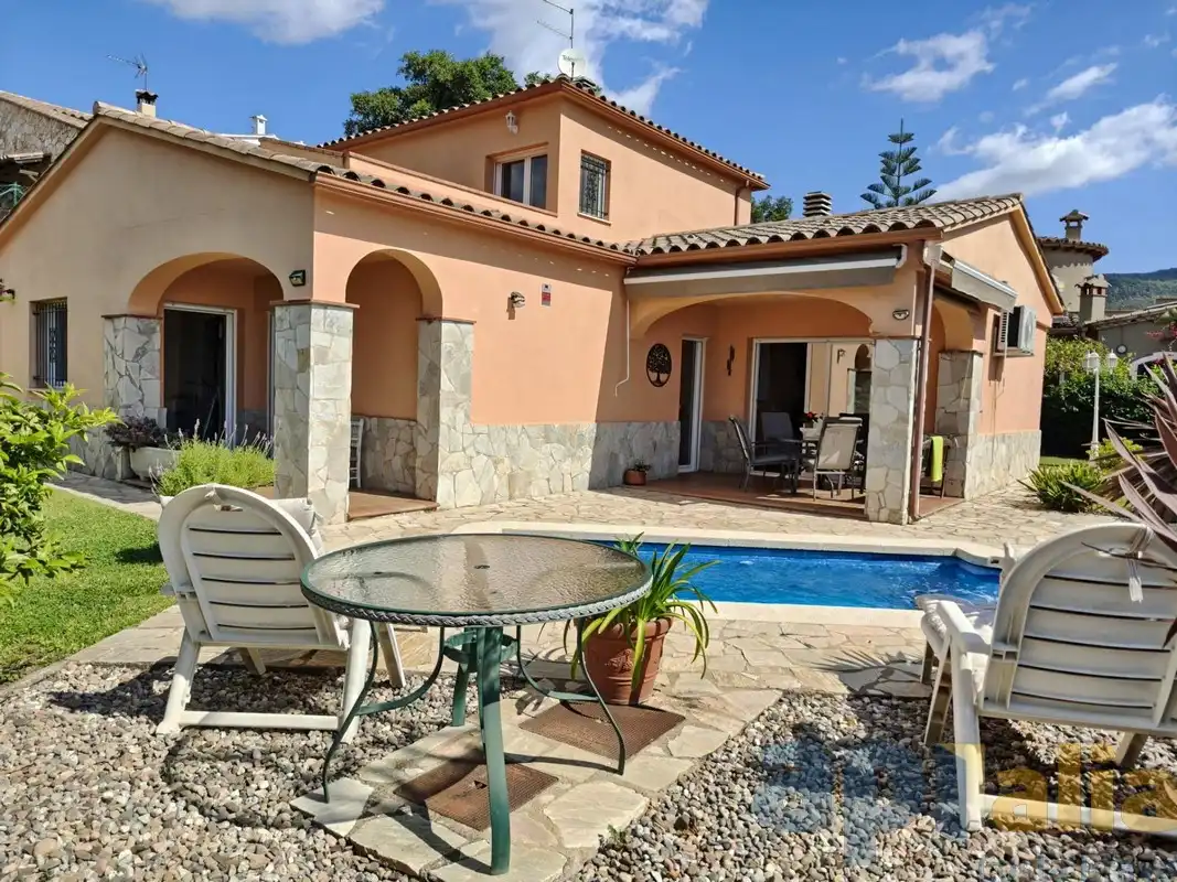 Vista exterior de Casa o xalet en venda en Calonge i Sant Antoni amb Calefacció, Jardí privat i Terrassa