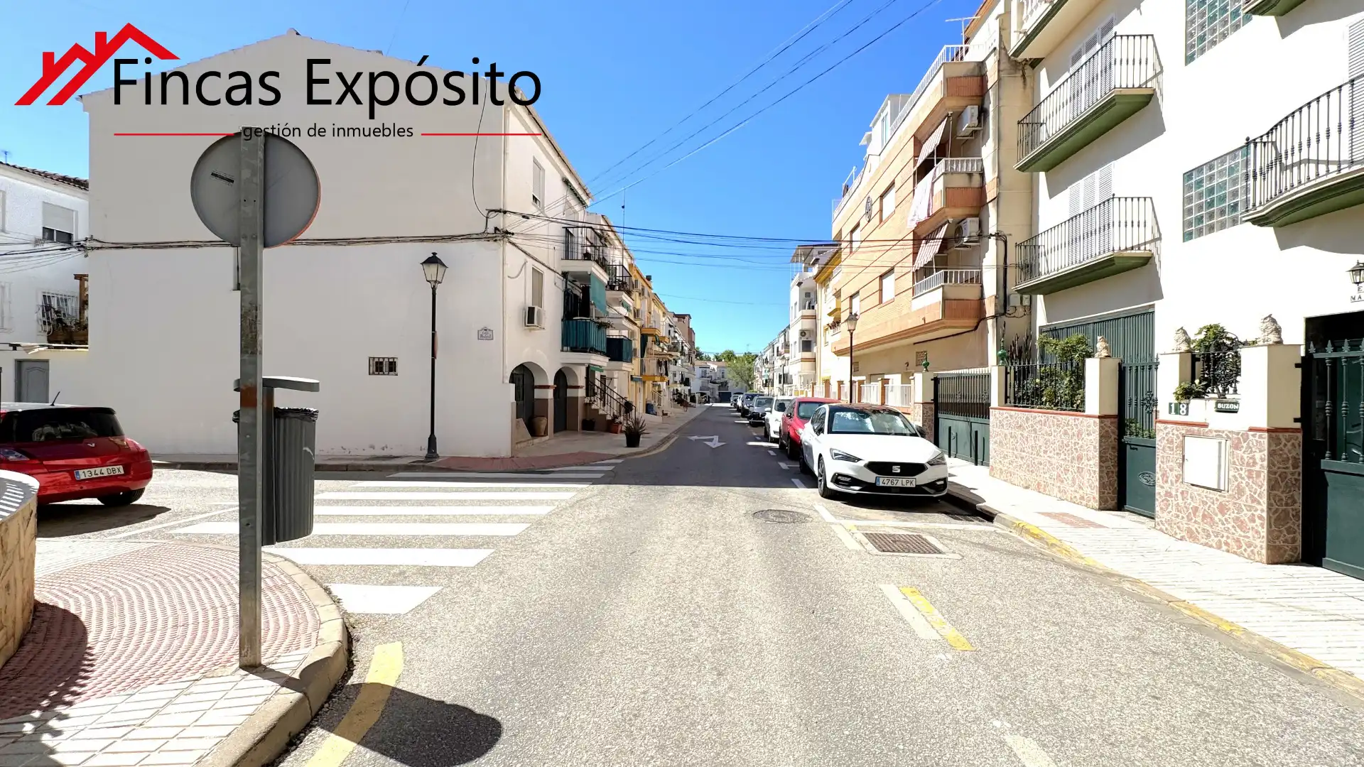 Außenansicht von Maisonette zum Verkauf in Vélez-Málaga mit Klimaanlage und Abstellraum