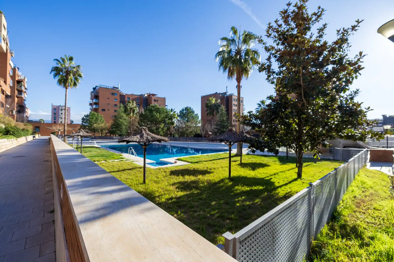 Piscina de Ático en venta en Granada con Aire acondicionado, Calefacción y Terraza