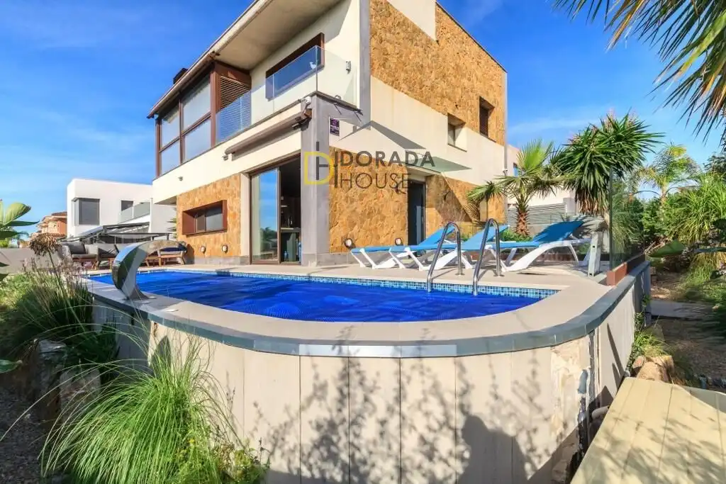 Swimming pool of Houses for sale in Cambrils  with Air Conditioner, Private garden and Terrace