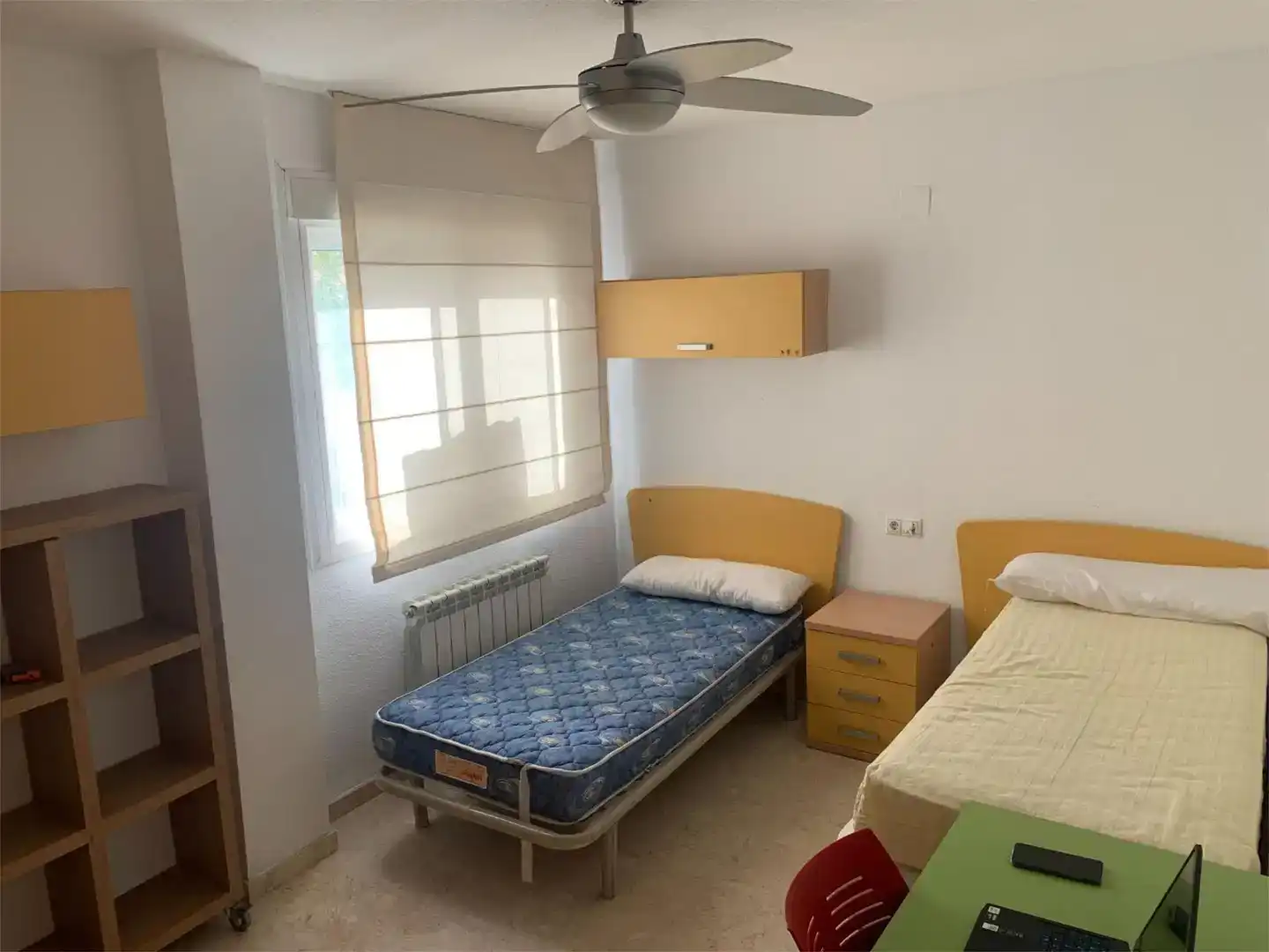 Dormitori de Casa o xalet en venda en  Granada Capital amb Aire condicionat i Piscina