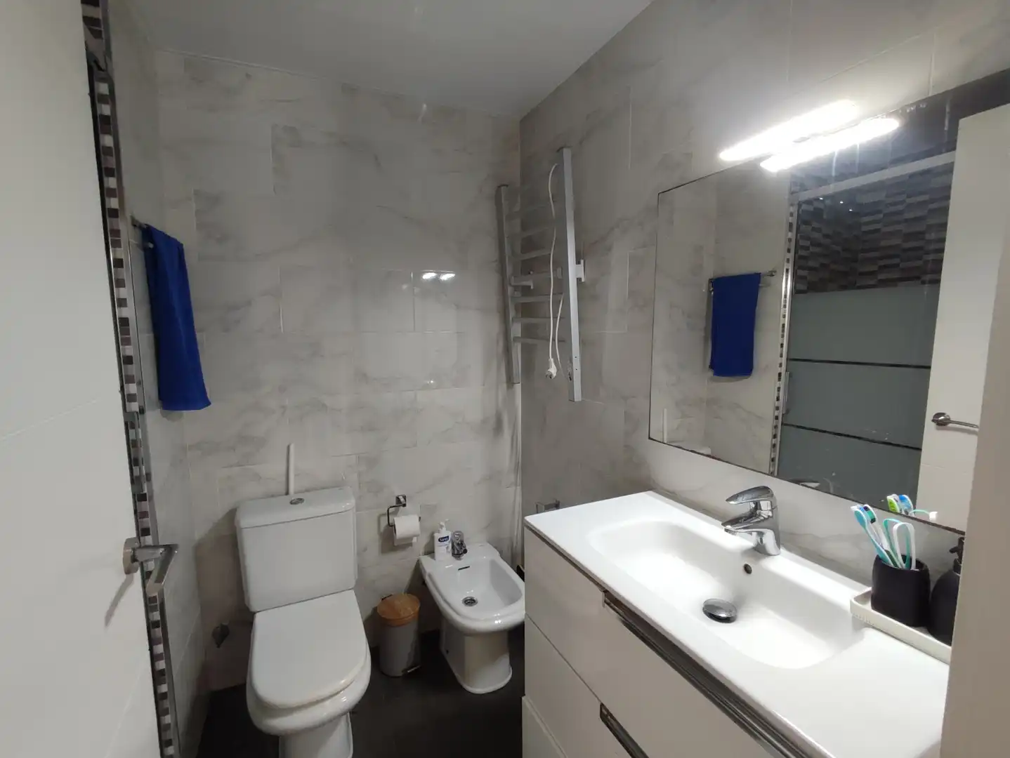 Baño de Casa adosada en venta en Mollet del Vallès con Aire acondicionado, Calefacción y Trastero