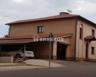 Exterior view of House or chalet for sale in Medrano  with Heating, Private garden and Terrace