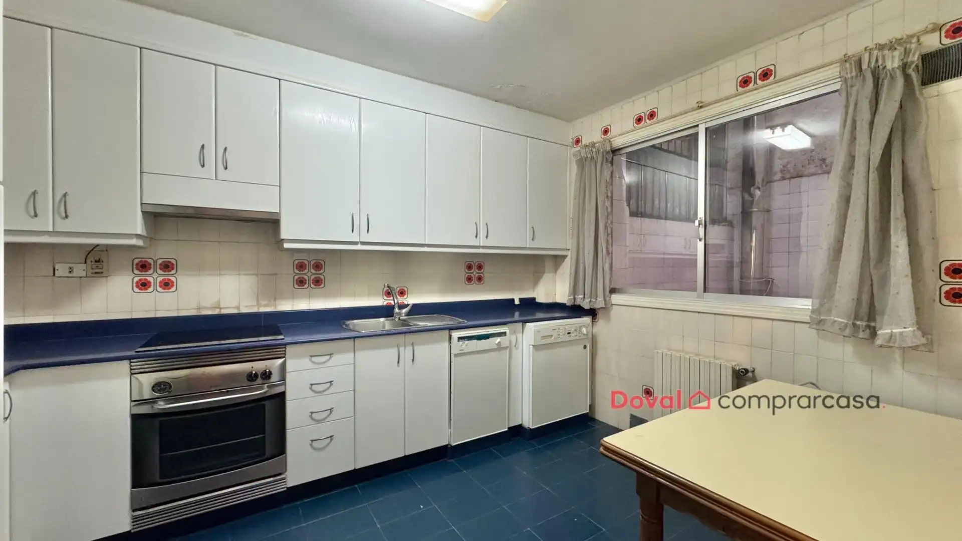 Cocina de Piso en venta en Vigo  con Calefacción, Parquet y Terraza
