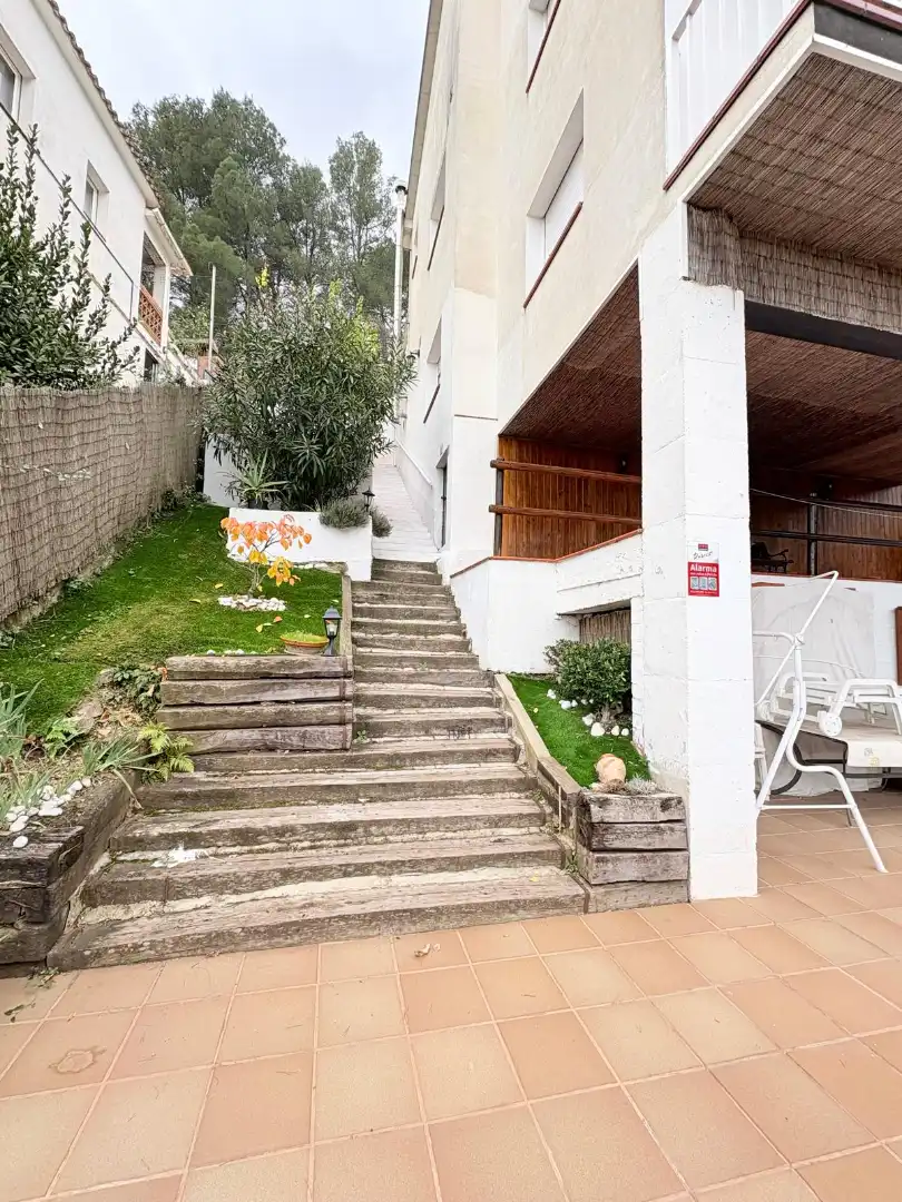 Vista exterior de Casa o chalet en venta en Corbera de Llobregat con Aire acondicionado, Calefacción y Jardín privado