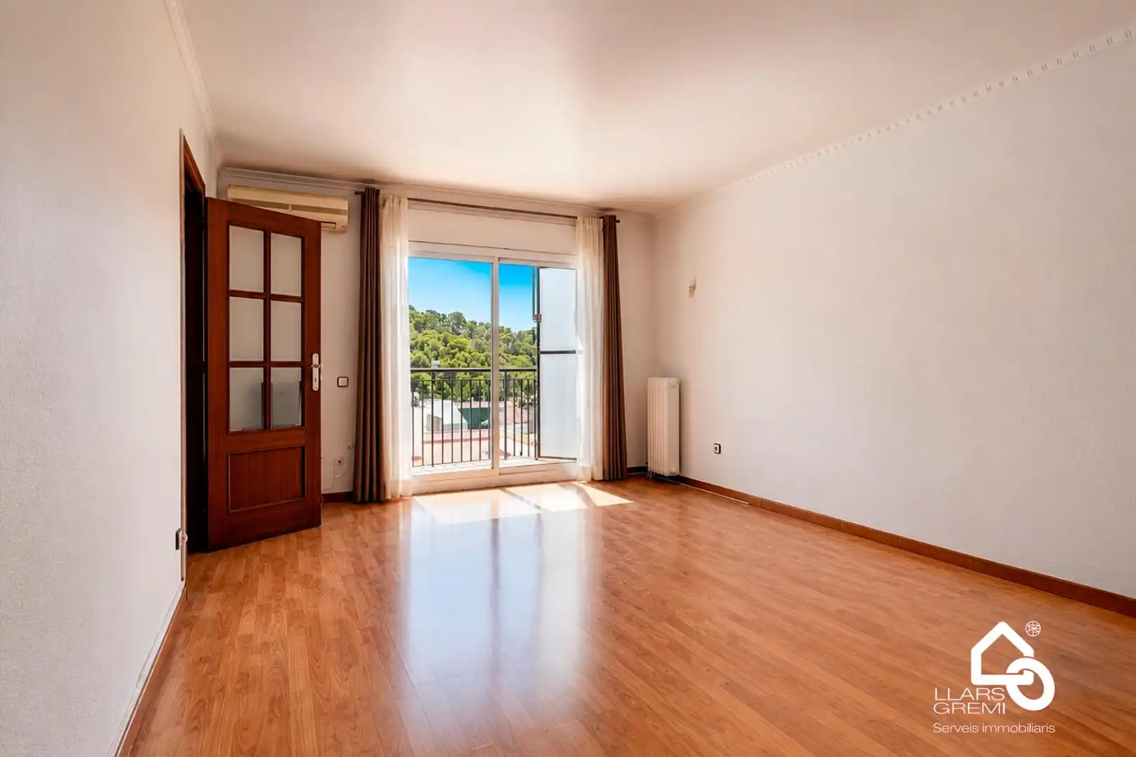 Sala de estar de Piso en venta en Barcelona con Calefacción y Balcón
