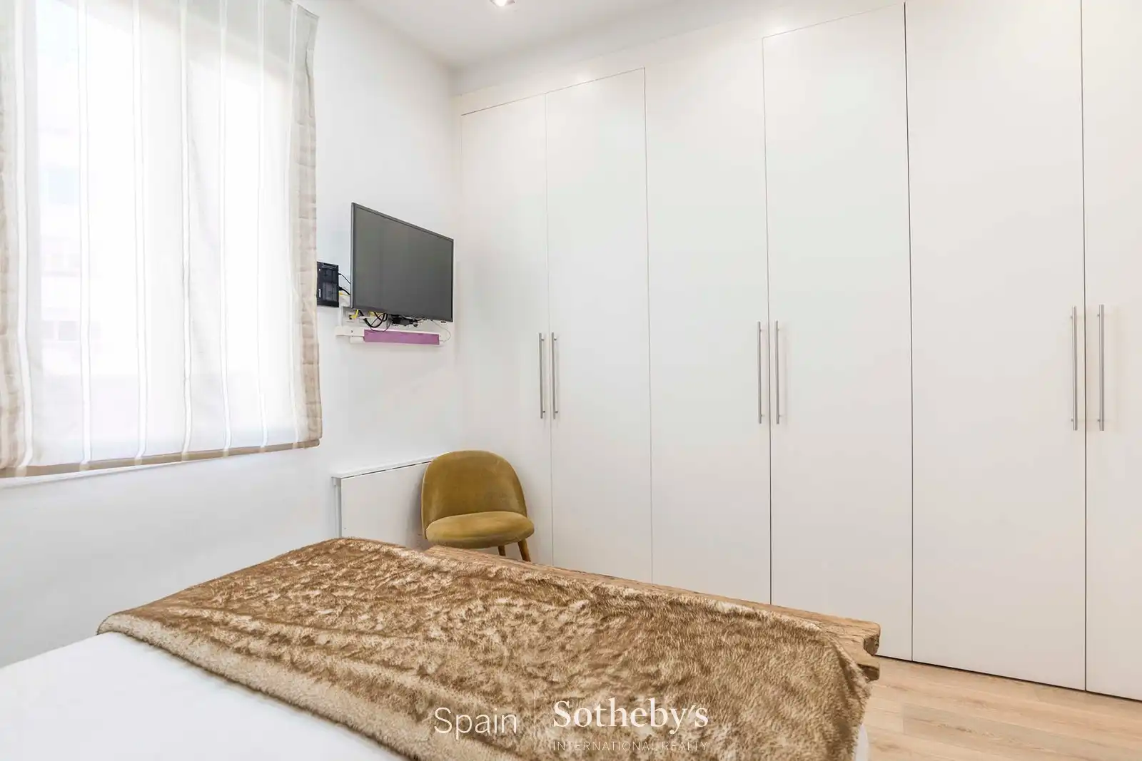 Dormitori de Apartament en venda en Madrid amb Aire condicionat, Calefacció i Terrassa