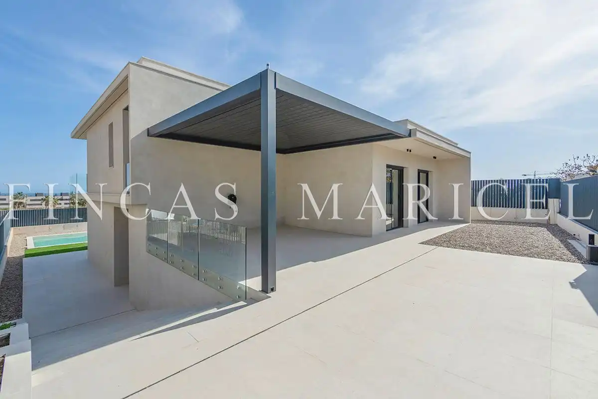 Terrace of Houses for sale in Sitges  with Air Conditioner, Heating and Private garden