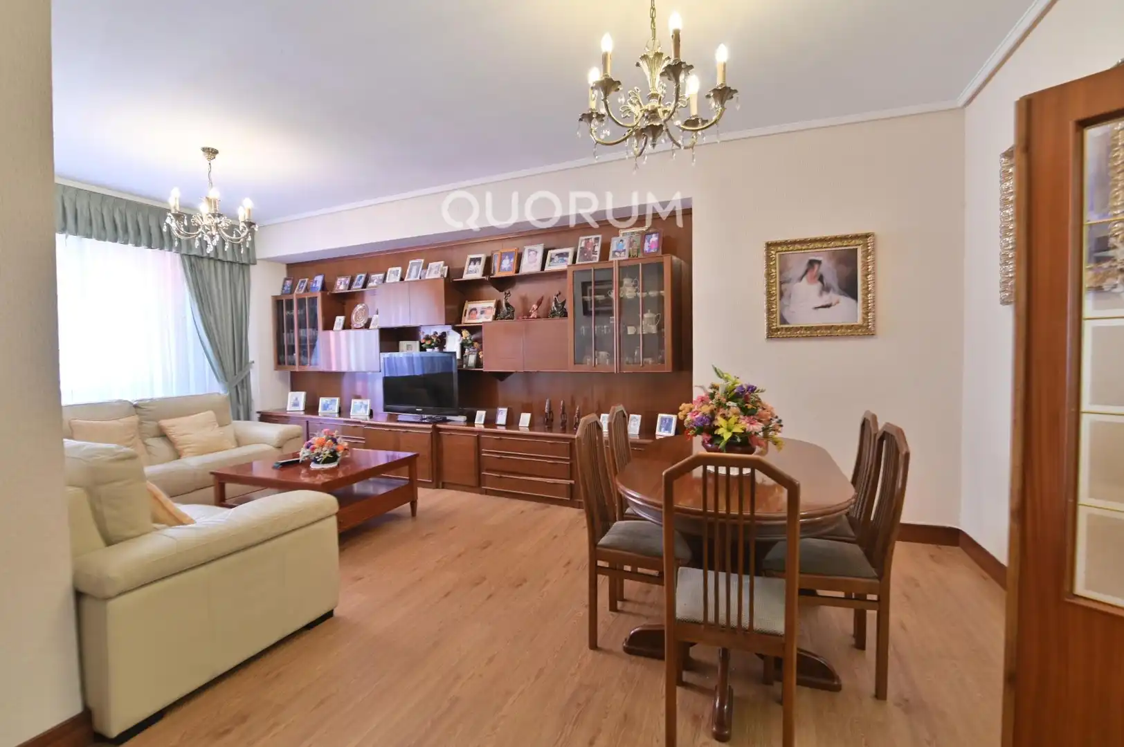 Sala de estar de Piso en venta en Bilbao  con Calefacción, Trastero y Amueblado