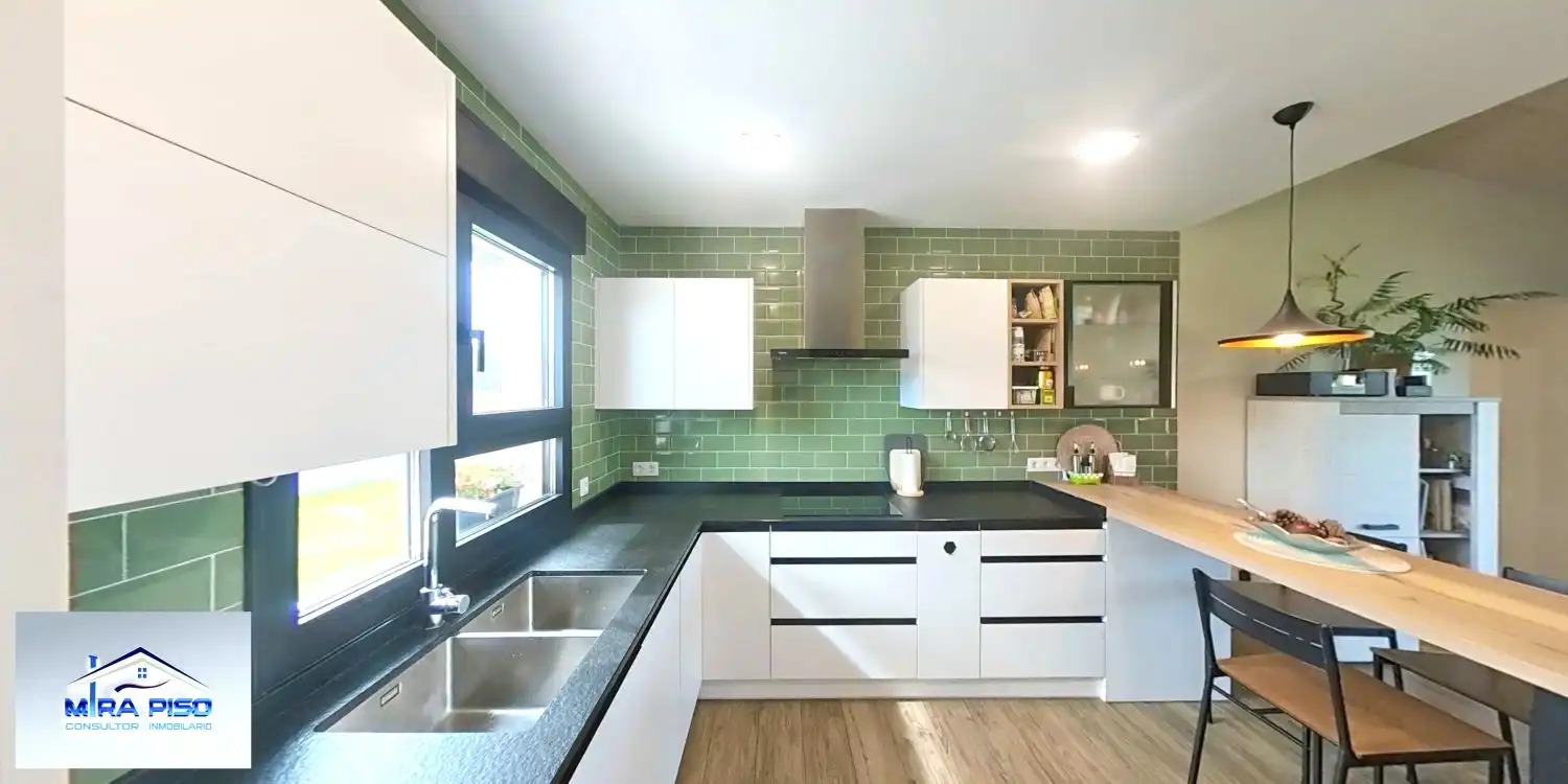 Cocina de Casa o chalet en venta en Las Rozas de Valdearroyo  con Calefacción, Terraza y Trastero
