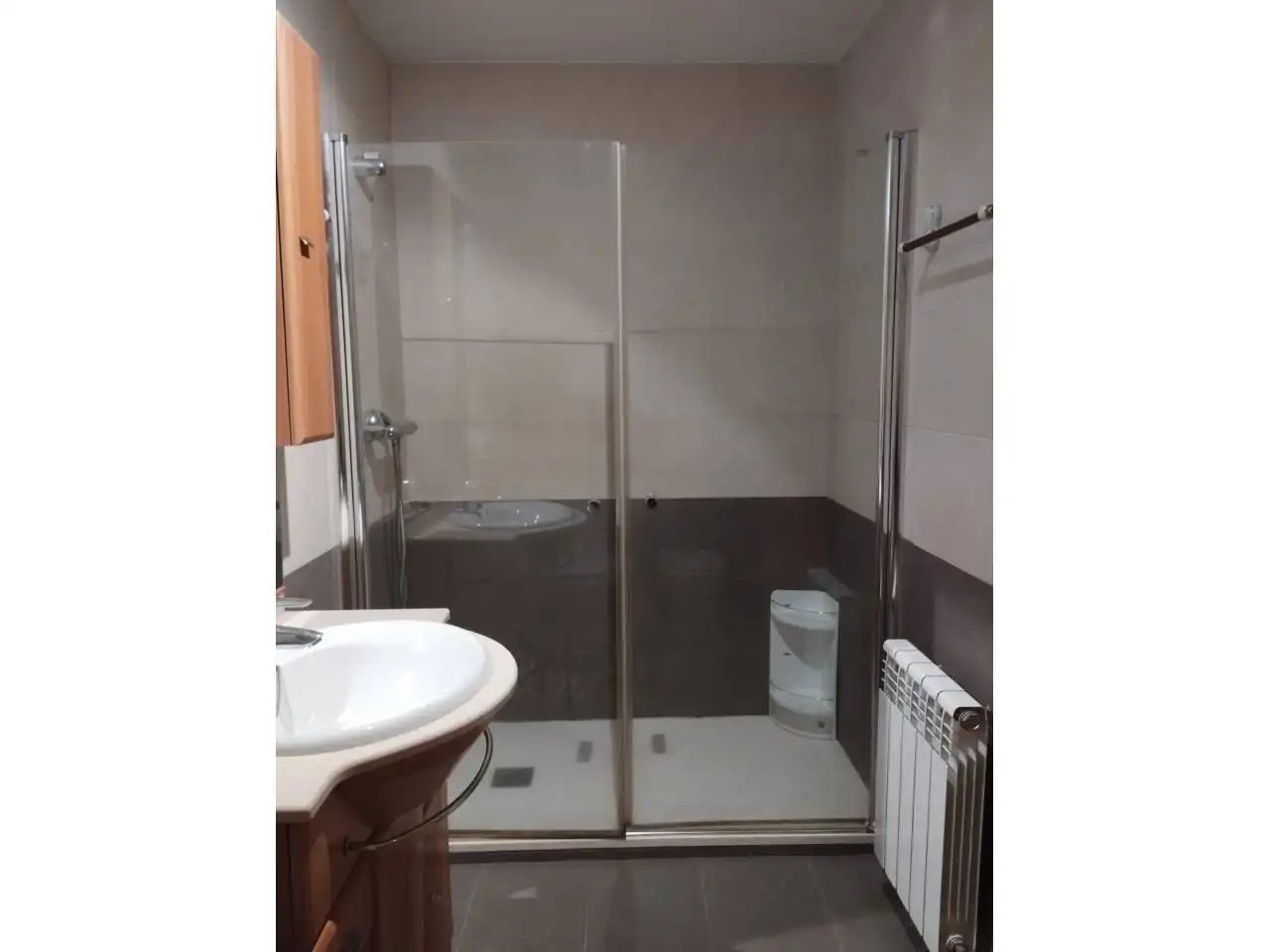 Badezimmer von Wohnung zur Miete in Toledo mit Klimaanlage, Heizung und Abstellraum
