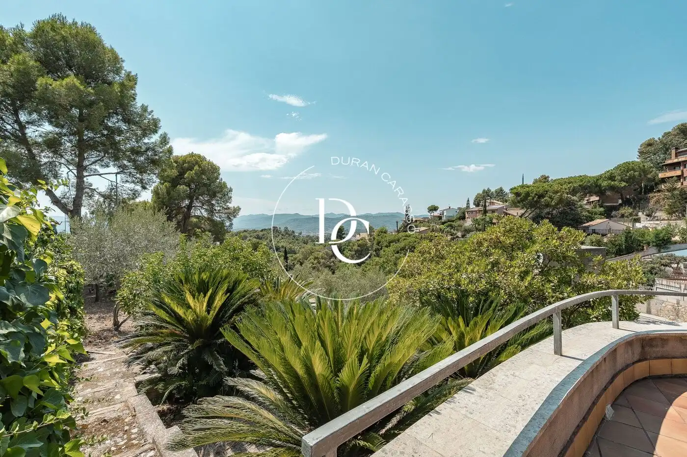 Vista exterior de Casa o xalet en venda en Molins de Rei amb Aire condicionat, Calefacció i Jardí privat