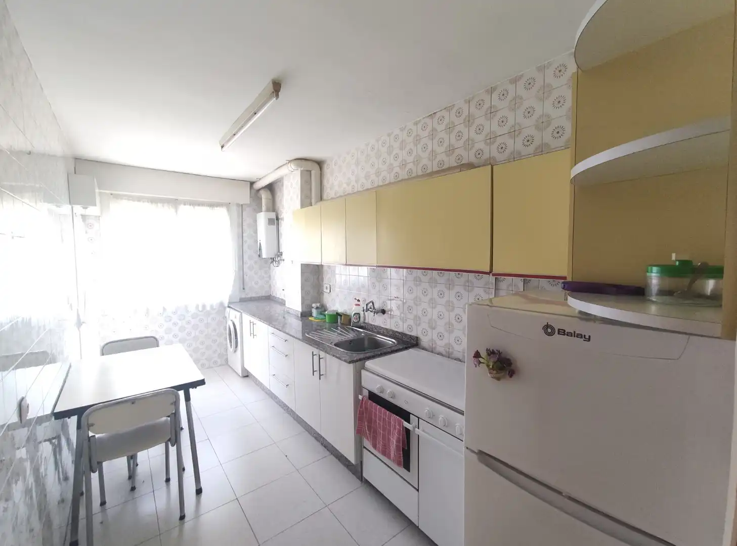 Küche von Wohnung zur Miete in Ourense Capital  mit Heizung, Möbliert und Ofen