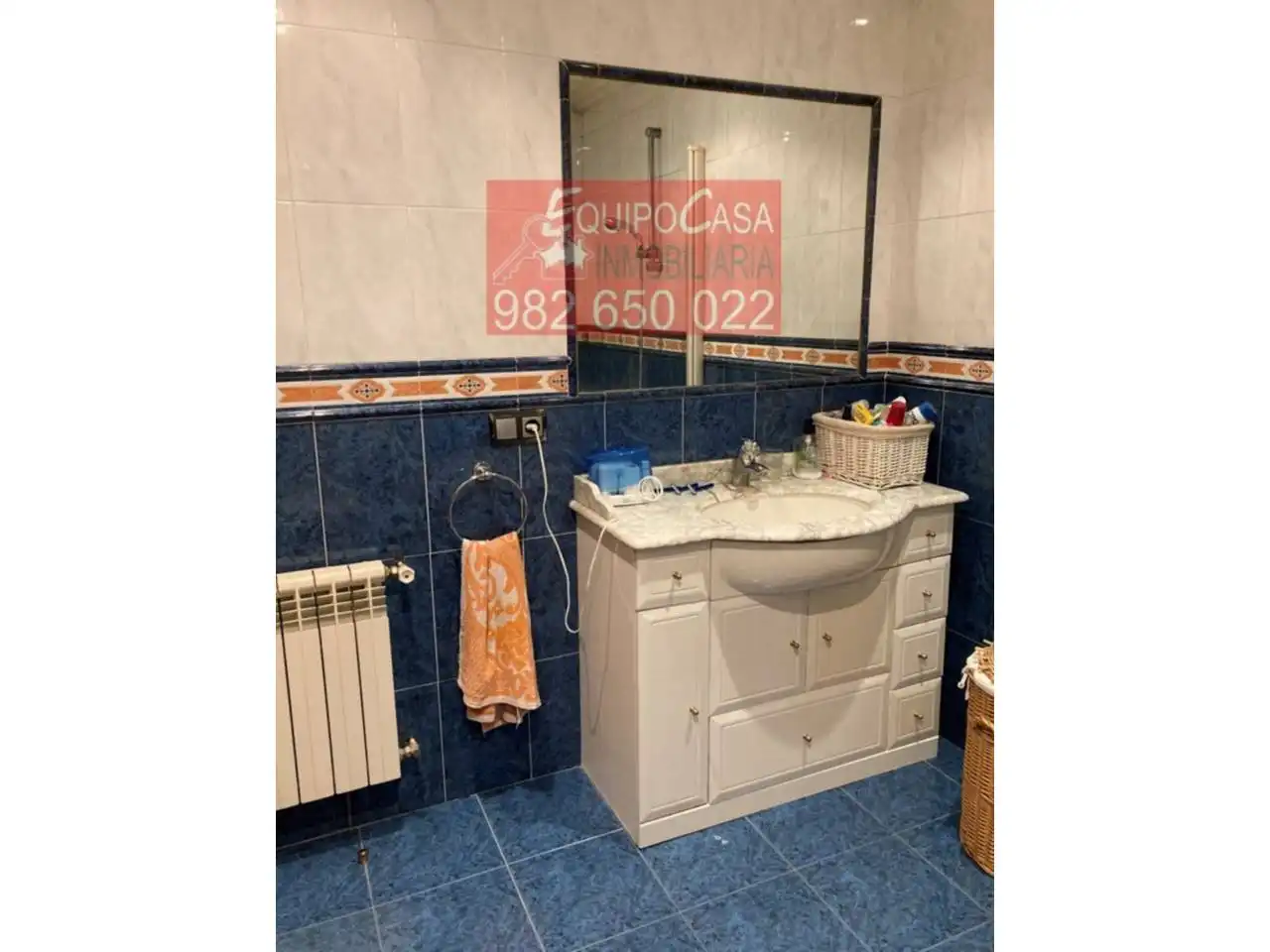 Badezimmer von Einfamilien-Reihenhaus zum Verkauf in Lugo mit Heizung, Privatgarten und Parkett