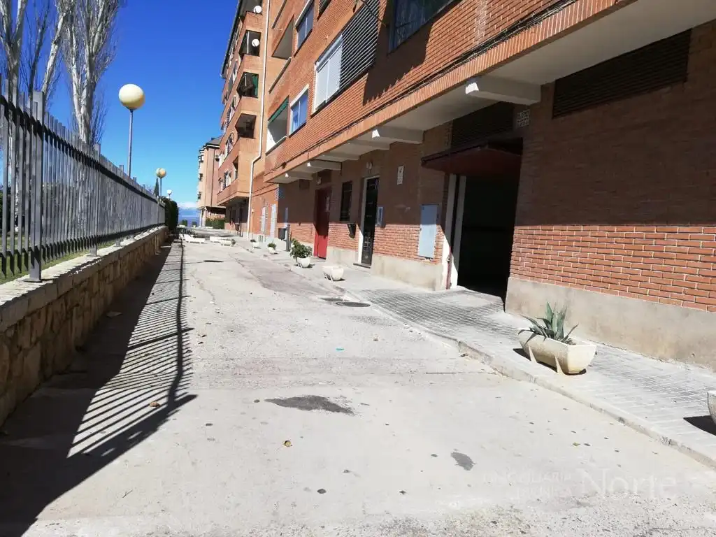 Exterior view of Garage for sale in Algete