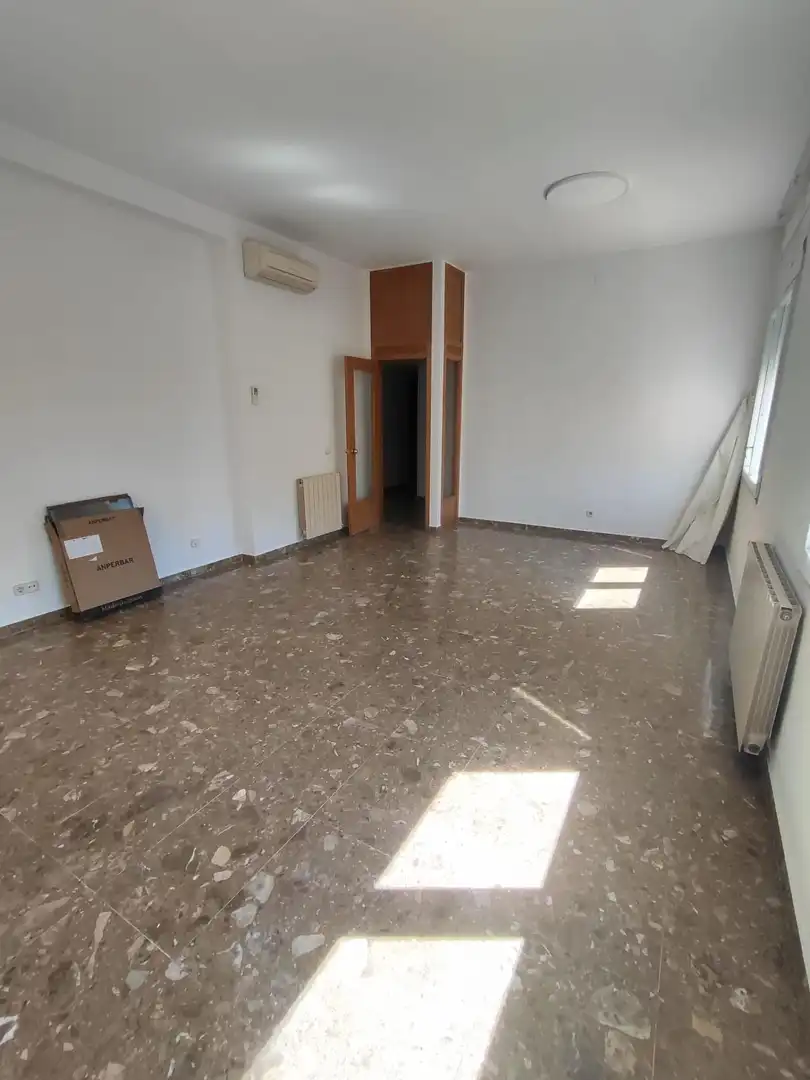 Flat for rent in Reus  with Air Conditioner and Heating