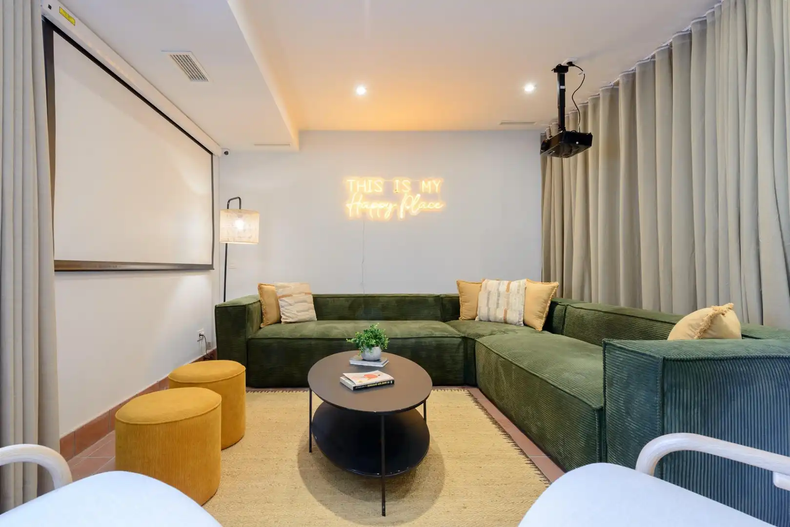 Living room of Study for rent in Madrid  with Air Conditioner, Heating and Furnished