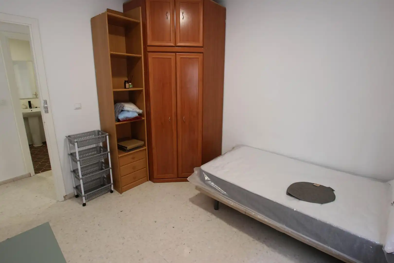 Habitación de Piso de alquiler en Badajoz con Terraza y Amueblado