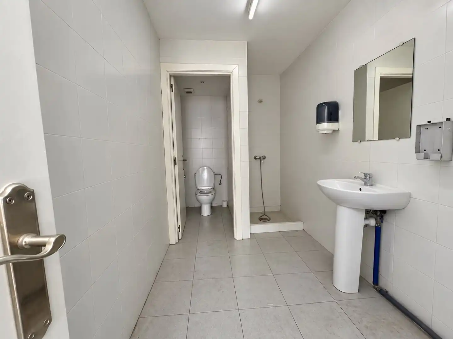 Nau industrial de lloguer a Figueres, Girona