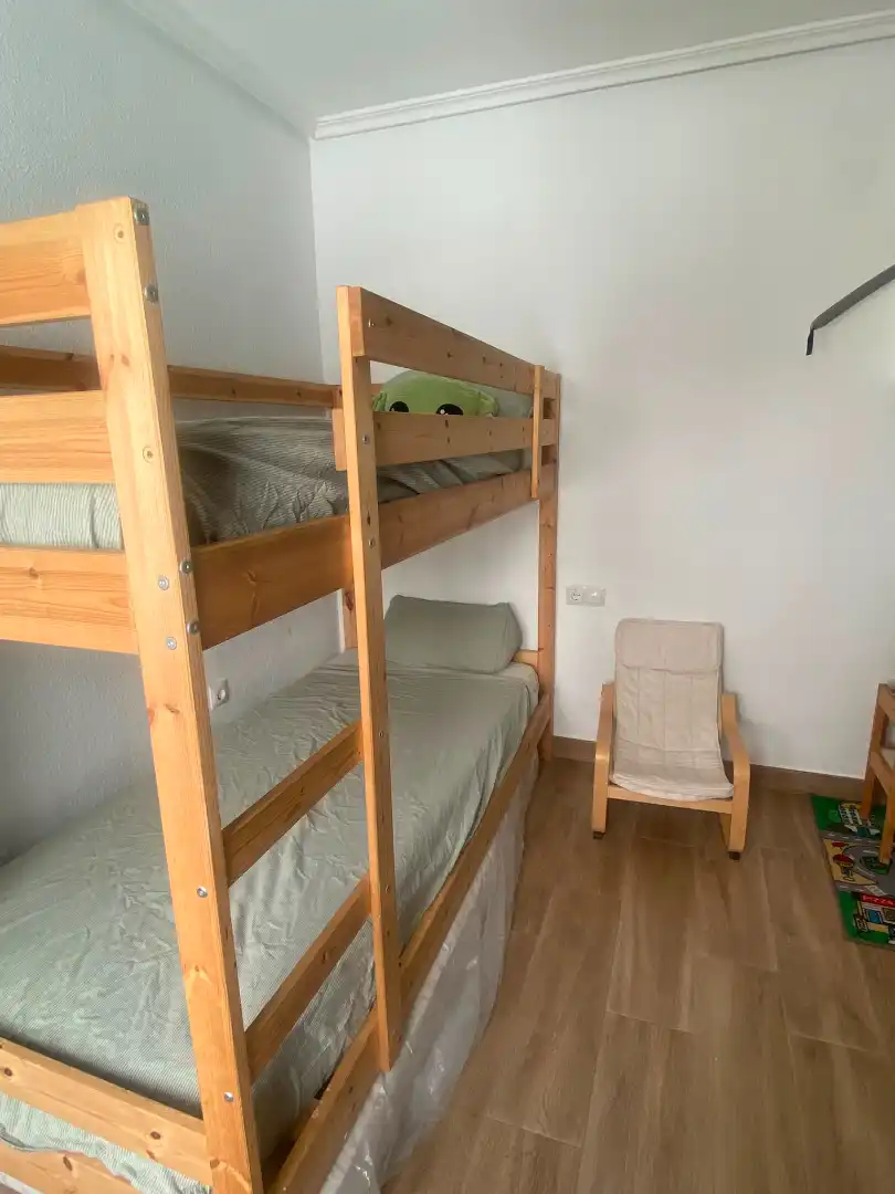 Habitación de Piso en venta en Castellón de la Plana / Castelló de la Plana con Aire acondicionado, Trastero y Balcón